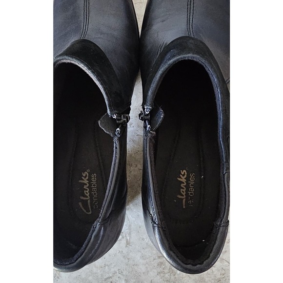 Clarks Bendables Womens 9 M Black Leather Slip On Comfort Ankle Boots Booties - Picture 11 of 12
